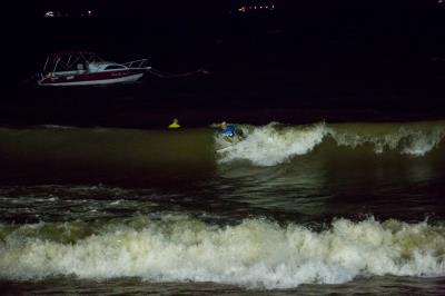 Surf noturno de água doce é novidade no Campeonato Paraense