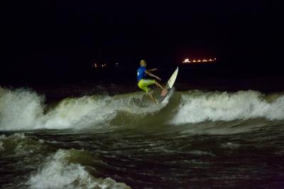 Surf noturno de água doce é novidade no Campeonato Paraense