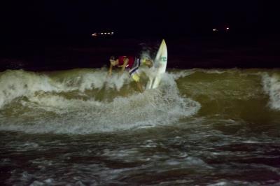 Surf noturno de água doce é novidade no Campeonato Paraense