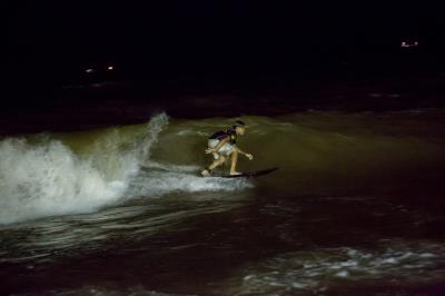 Surf noturno de água doce é novidade no Campeonato Paraense