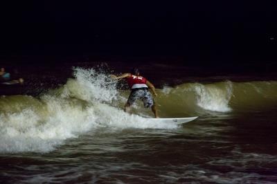Surf noturno de água doce é novidade no Campeonato Paraense