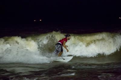 Surf noturno de água doce é novidade no Campeonato Paraense