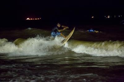 Surf noturno de água doce é novidade no Campeonato Paraense