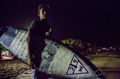 Surf noturno de água doce é novidade no Campeonato Paraense
