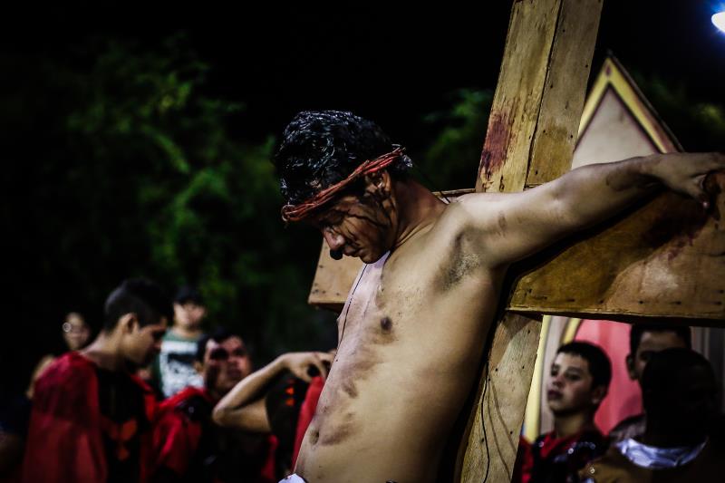Encenação da Paixão de Cristo emociona moradores da Condor