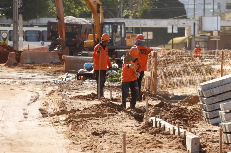 Avanço de obras altera trânsito na avenida Bernardo Sayão