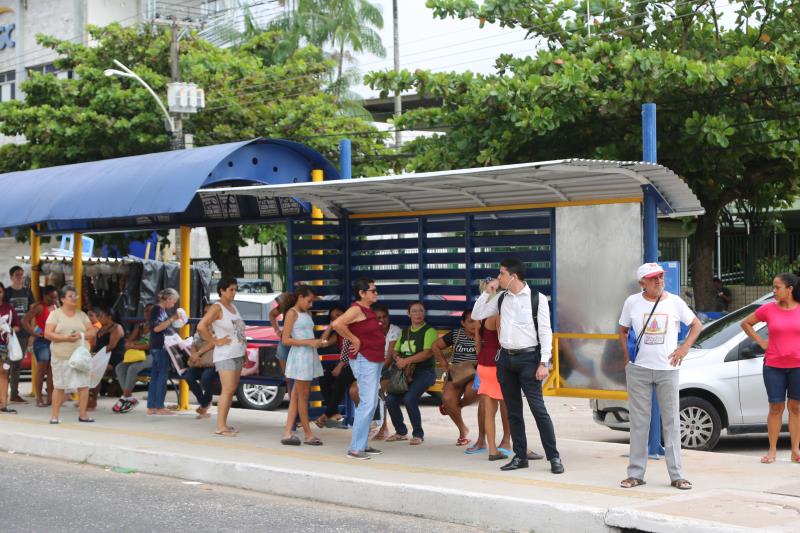 Prefeitura de Belém começa a instalação de novos abrigos de paradas de ônibus 