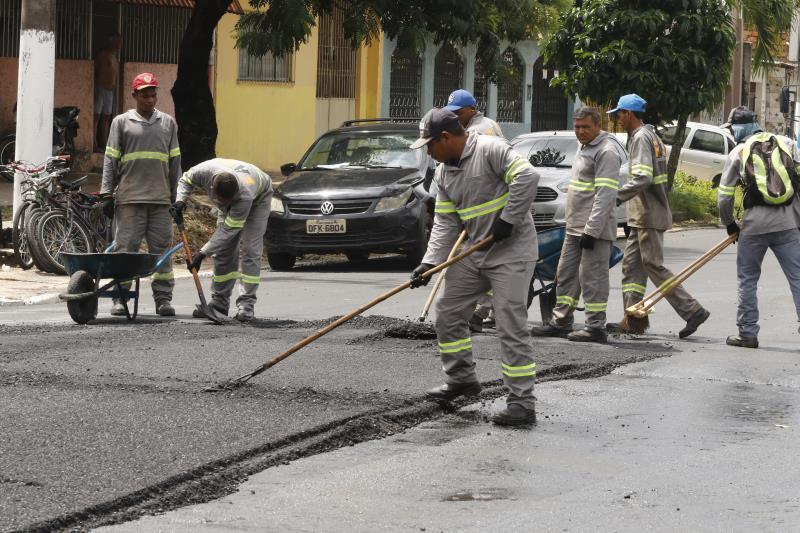 Obra de recapeamento beneficia moradores da rua Antônio Everdosa 