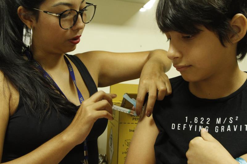 Ação no Dia D vacinou jovens contra o sarampo