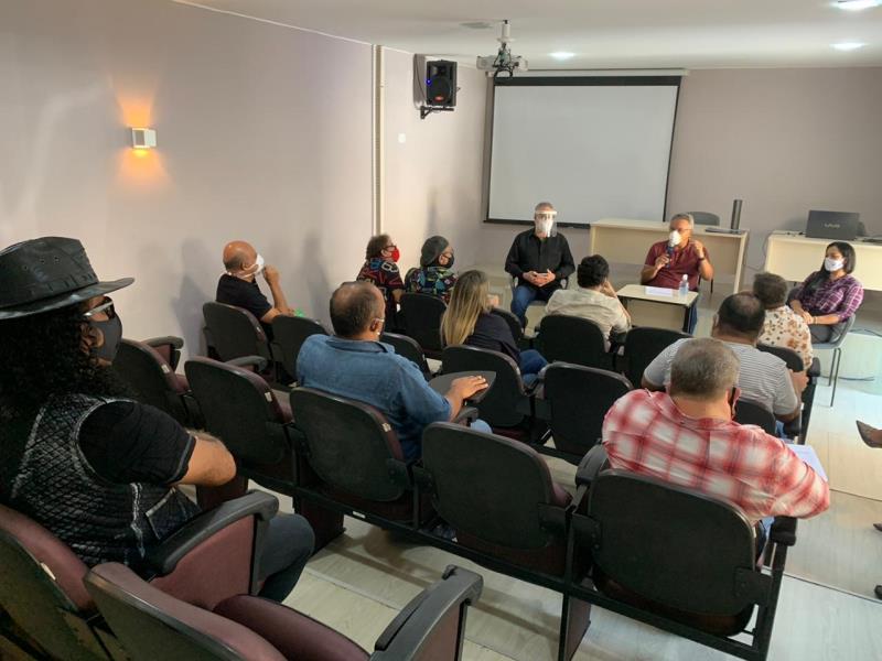 Decreto municipal libera música em restaurantes