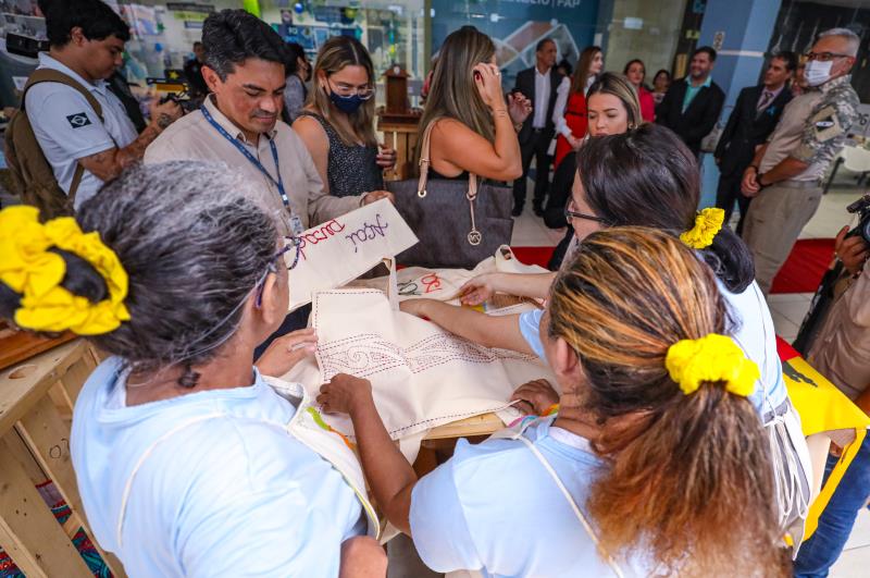 Prefeitura participa de feira e desfile de moda de produtos confeccionados por detentas