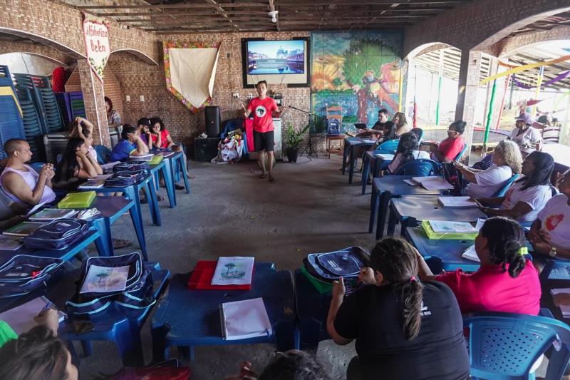 Educadores do Movimento Sem Terra têm formação para atuar no Alfabetiza Belém