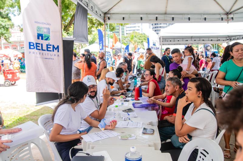 Cadastro para cursos e para habitação marcam Dia do Trabalhador