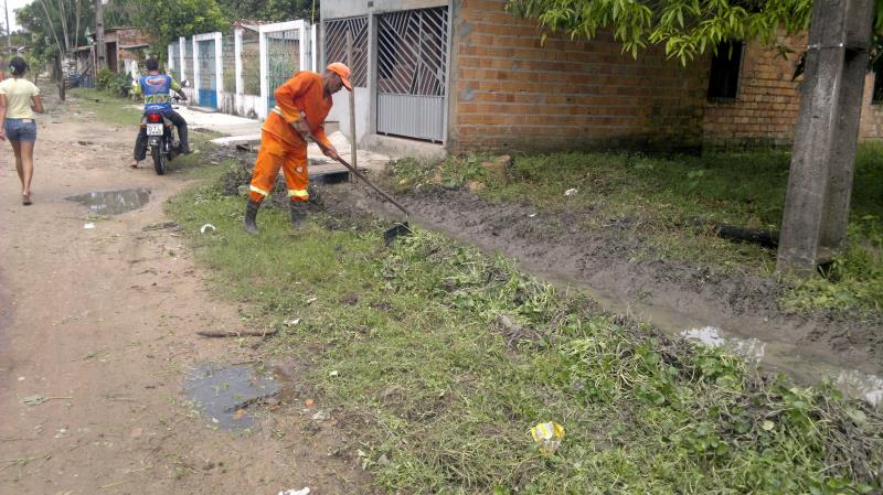 Ruas recebem ações de limpeza e recuperação de asfalto