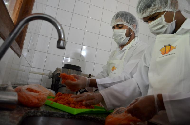 Escola da Pesca garante o futuro de jovens ribeirinhos