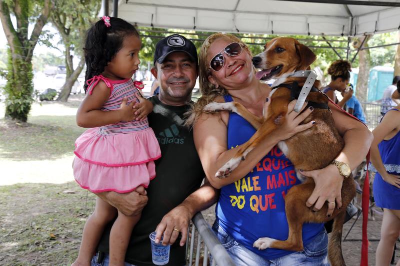 Parceria entre Prefeitura de Belém e espaço que abriga animais leva Feira de Adoção à praça do Marex