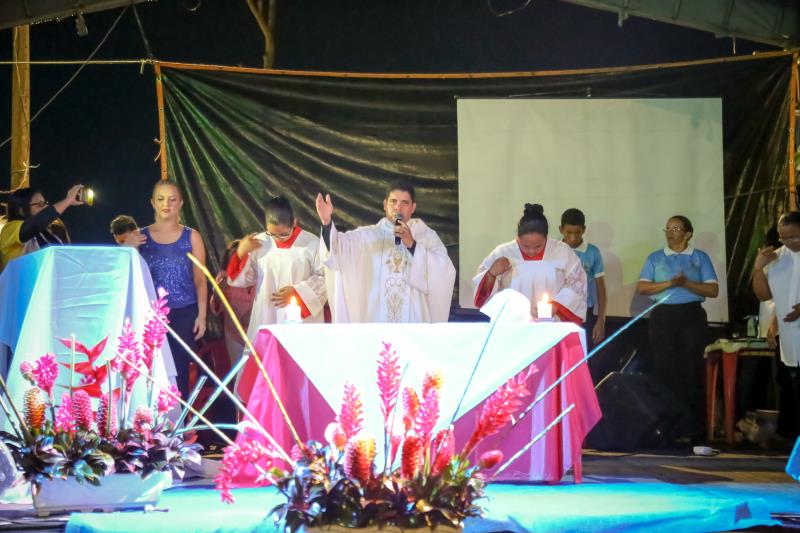Festa de aniversário de Outeiro termina com futebol, missa, parabéns, bolo e shows
