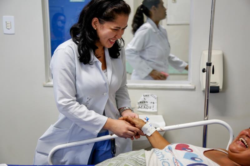 Profissionais de enfermagem são lembrados com programações em unidades de saúde