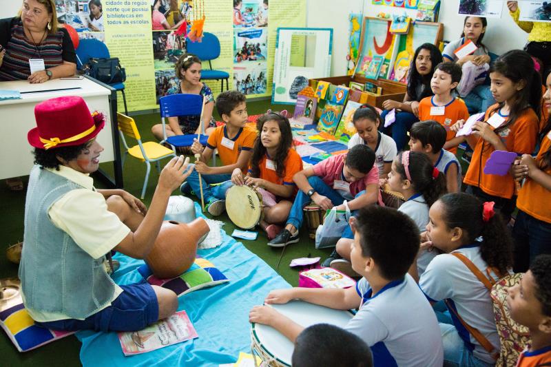 Atividades da Semec incentivam a leitura na programação da Feira do Livro