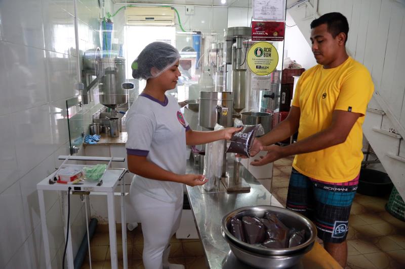 Selo garante qualidade do açaí vendido em Belém e é motivo de comemoração