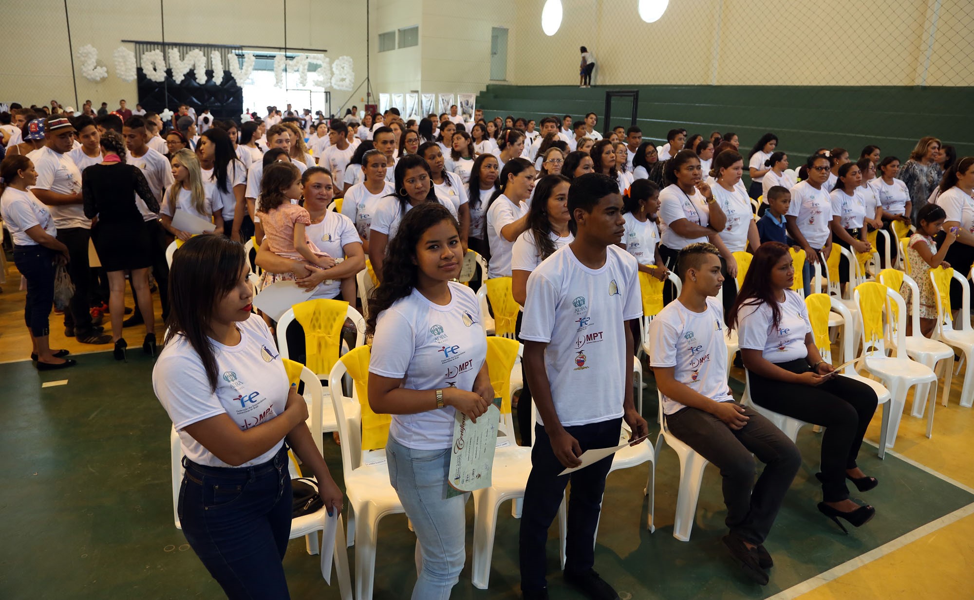 Jovens e adolescentes de projeto de ressocialização concluem cursos profisionalizantes