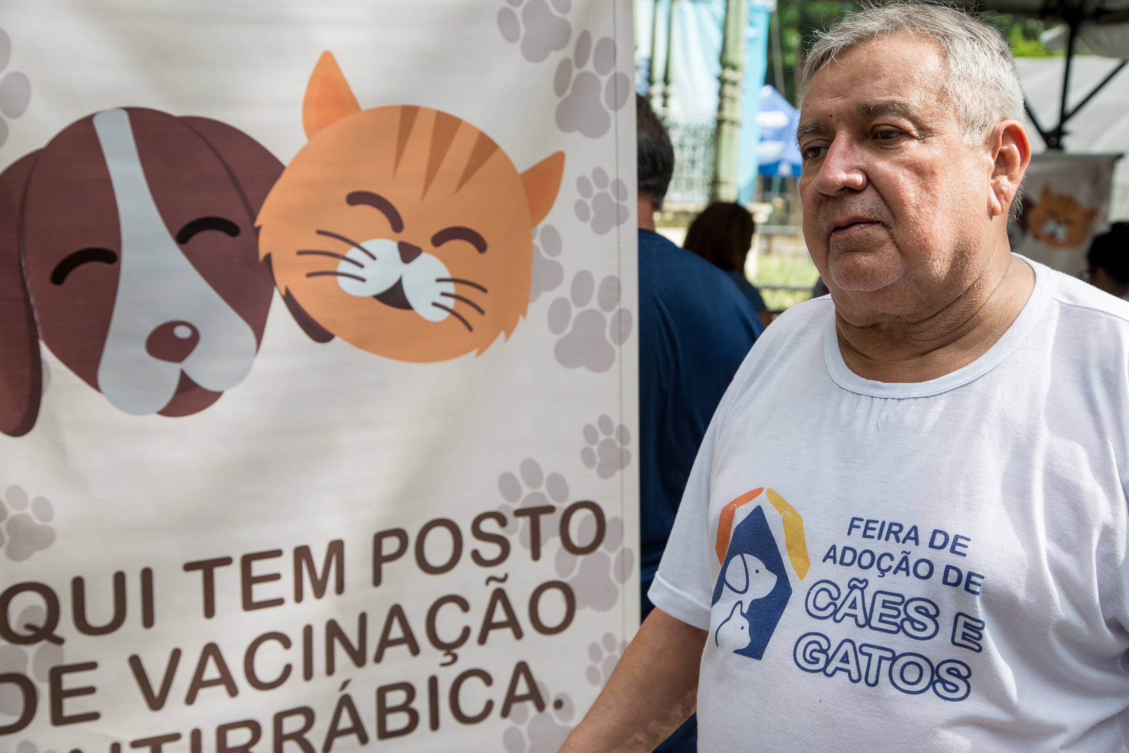 Feira de adoção garante novos lares para cães e gatos