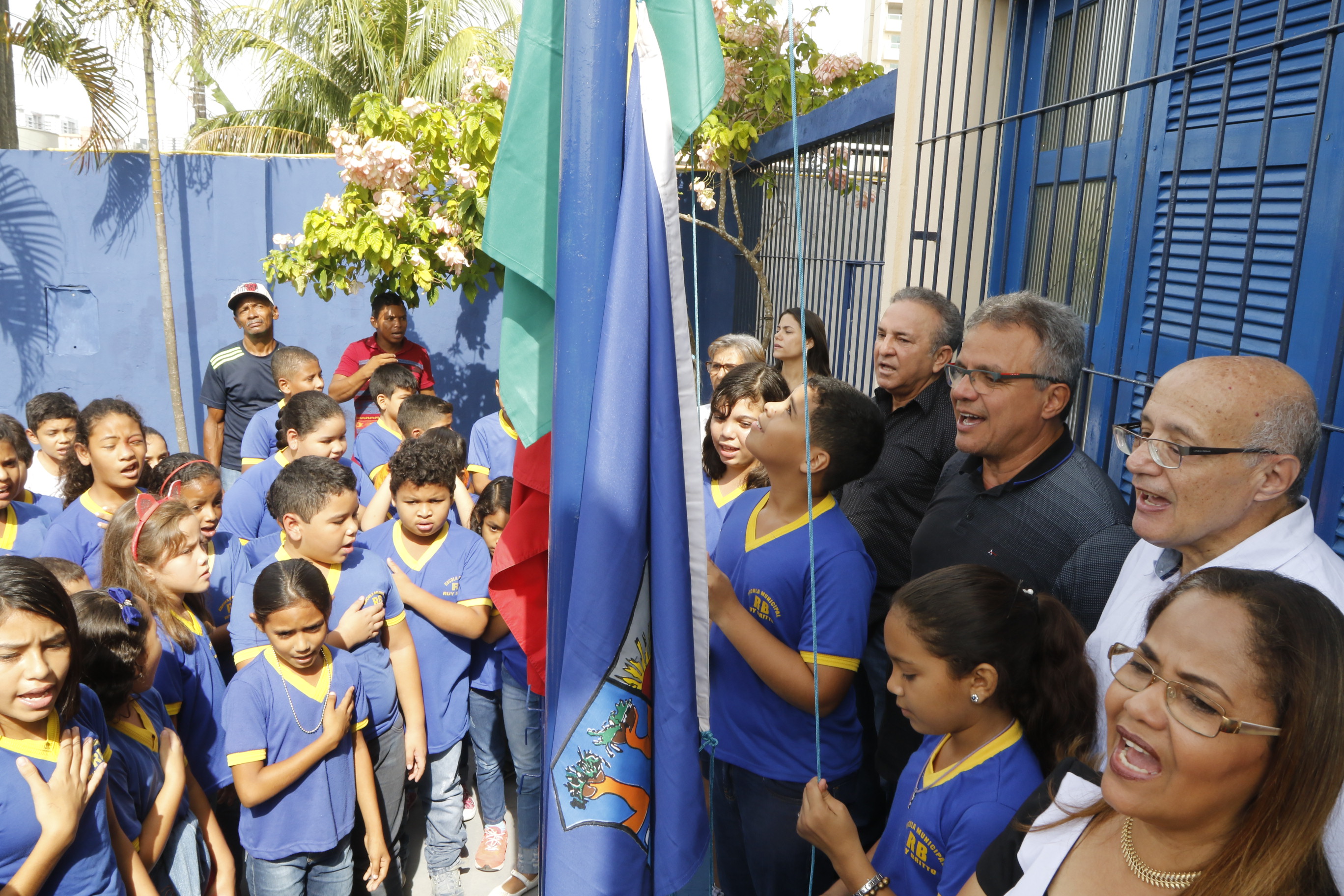 Bairro do Marco recebe escola revitalizada e com salas climatizadas