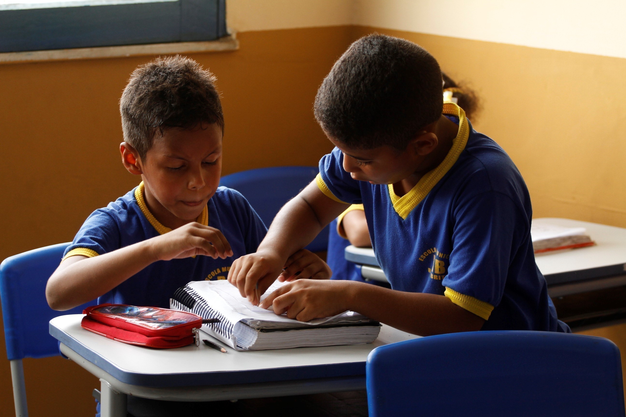 Bairro do Marco recebe escola revitalizada e com salas climatizadas