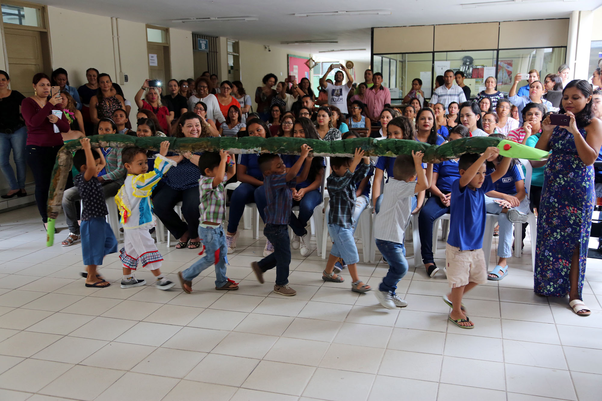 Projeto Trilhas do Conhecimento reúne mais de 100 trabalhos escolares em exposição 