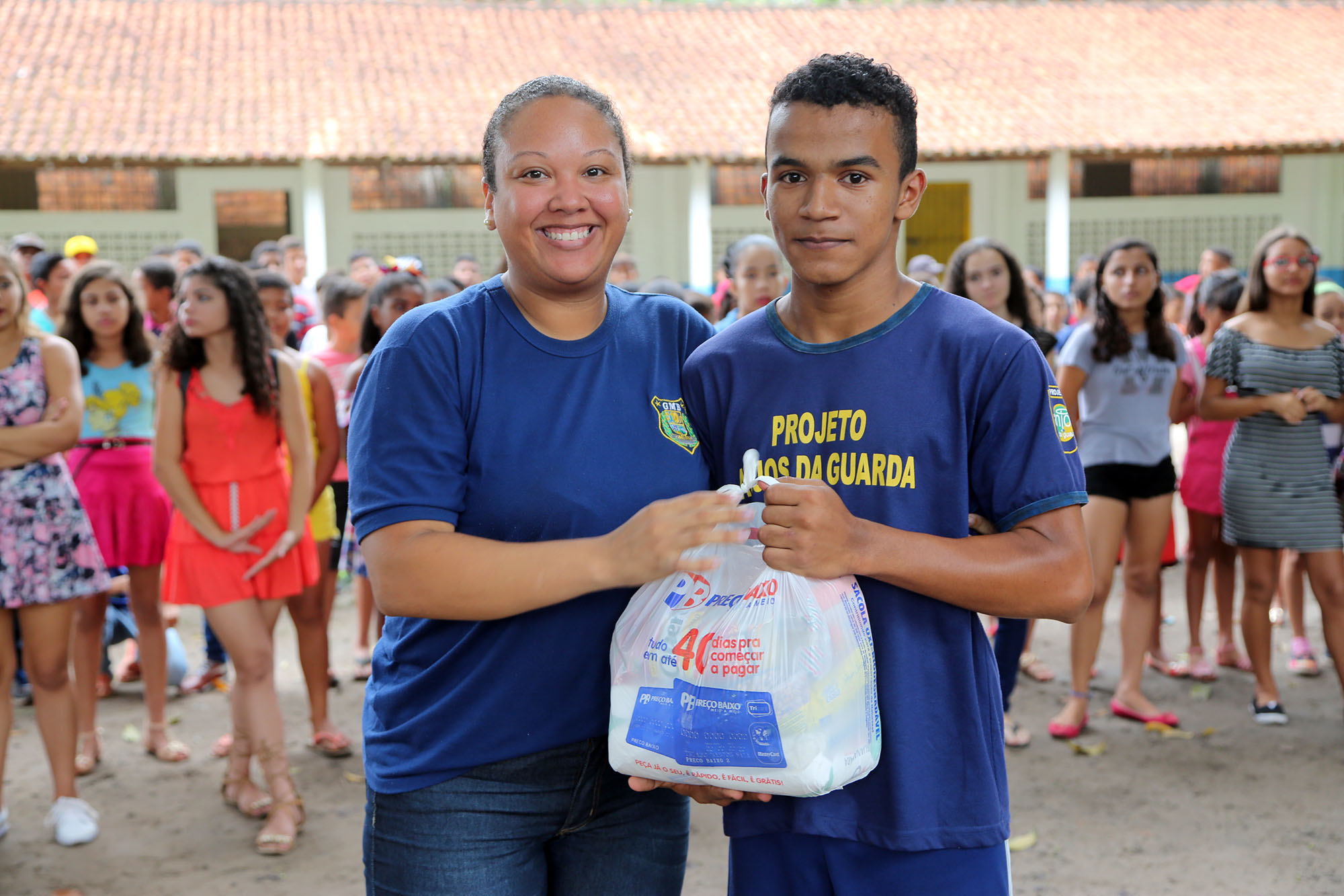 Festa e distribuição de brinquedos encerram atividades do projeto Anjos da Guarda em 2017