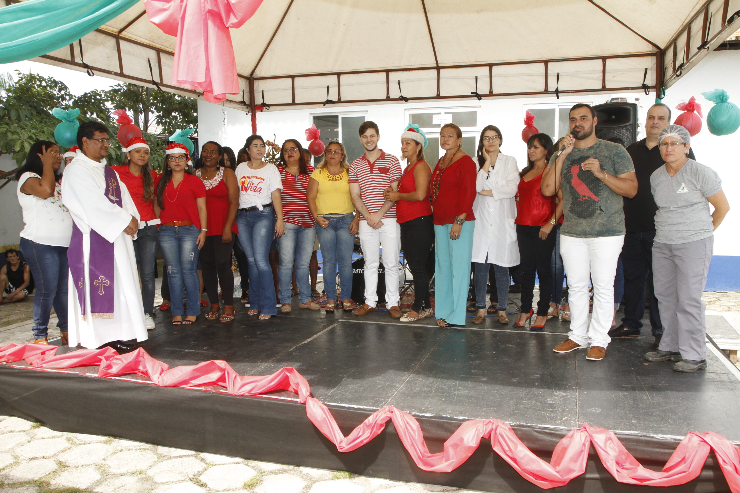 Usuários da Casa Dia festejam Natal Solidário 