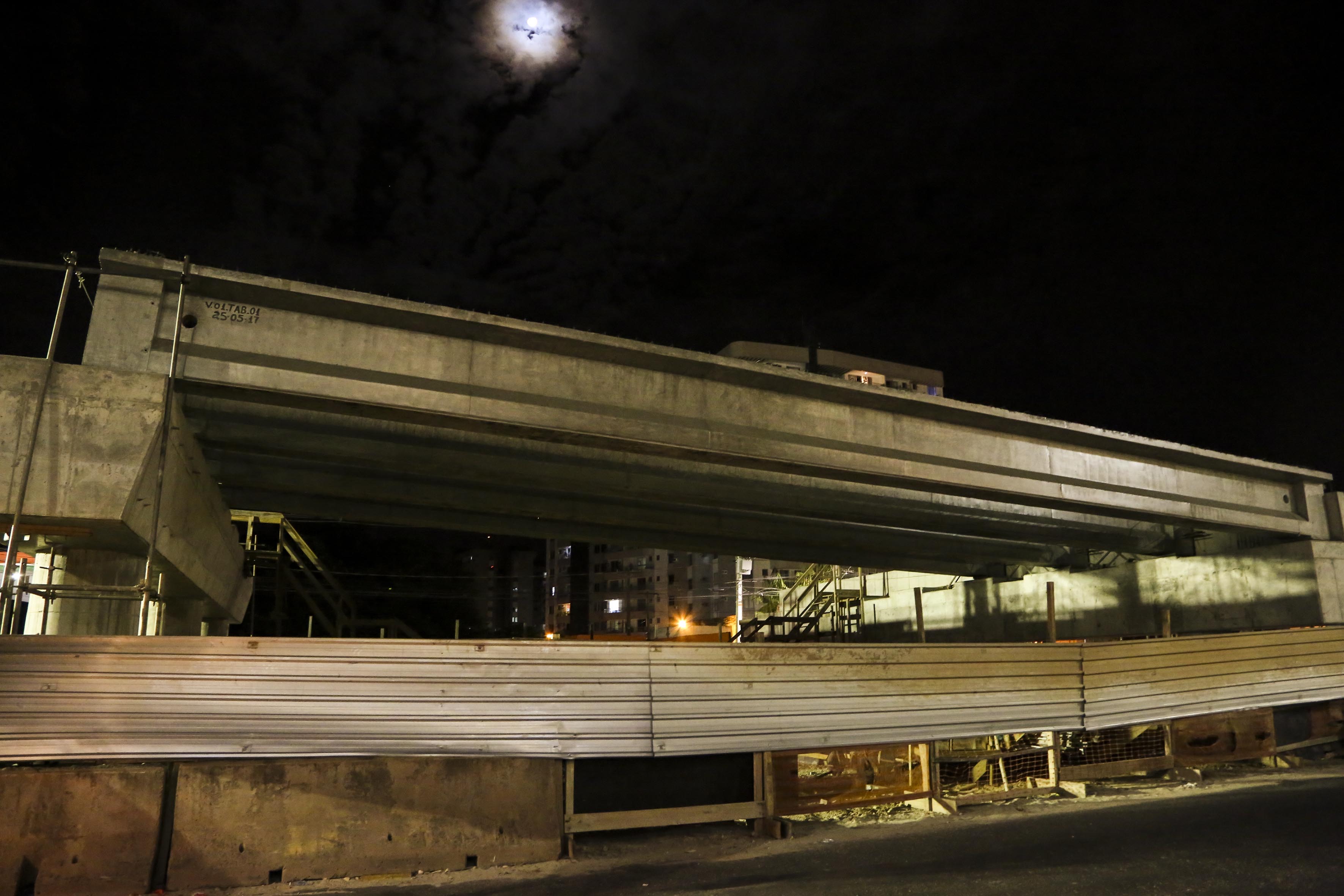 Obra do Viaduto Independência entra na reta final com instalação de últimas vigas