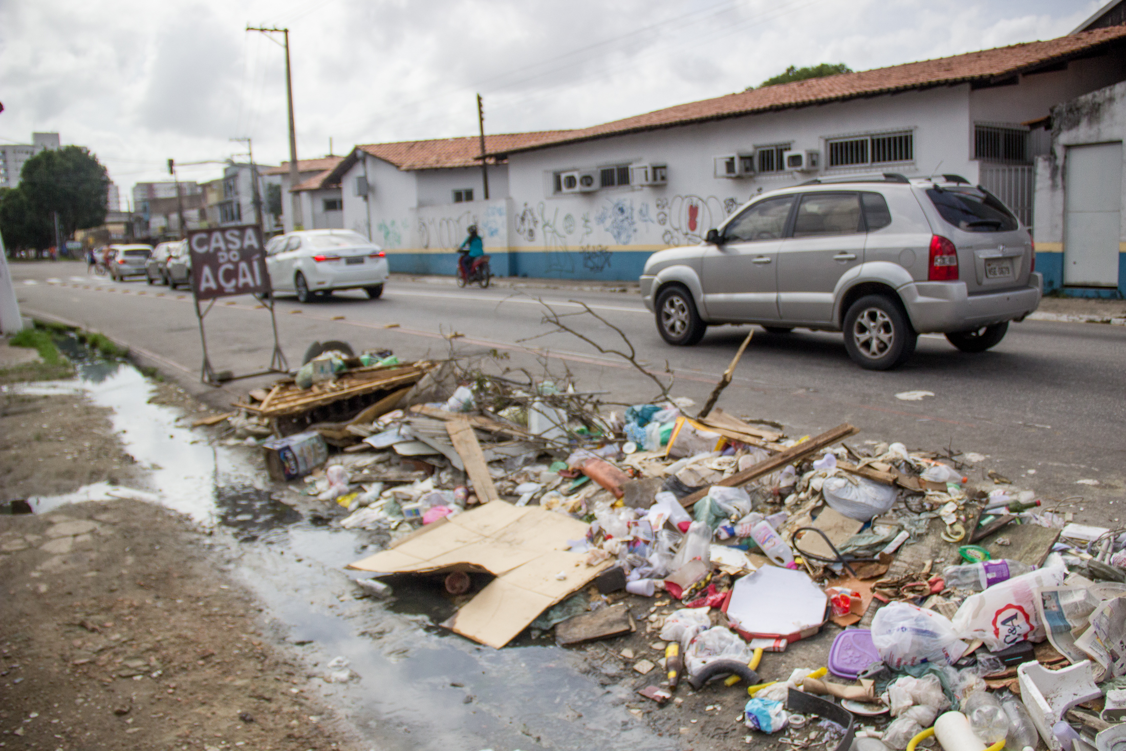 Prefeitura de Belém notifica empresas por falha na coleta do lixo domiciliar
