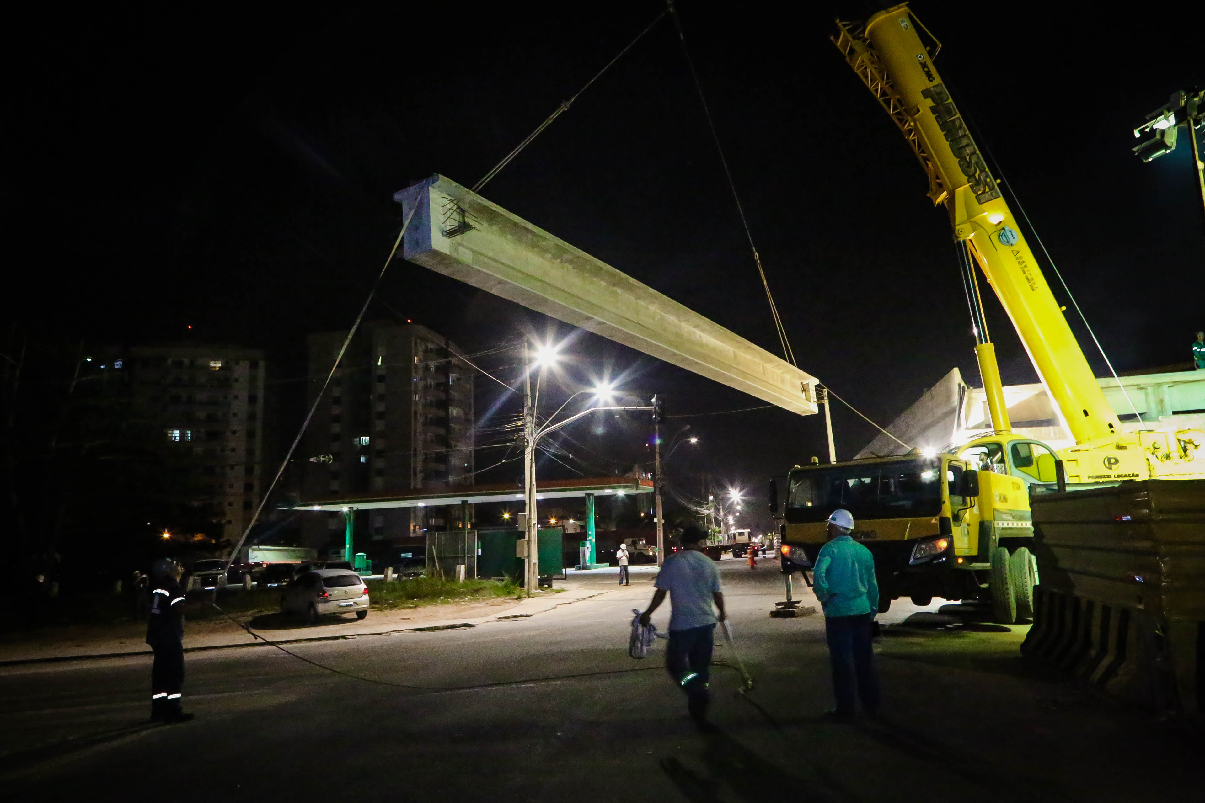 Avança serviço de instalação de vigas na obra do viaduto Independência