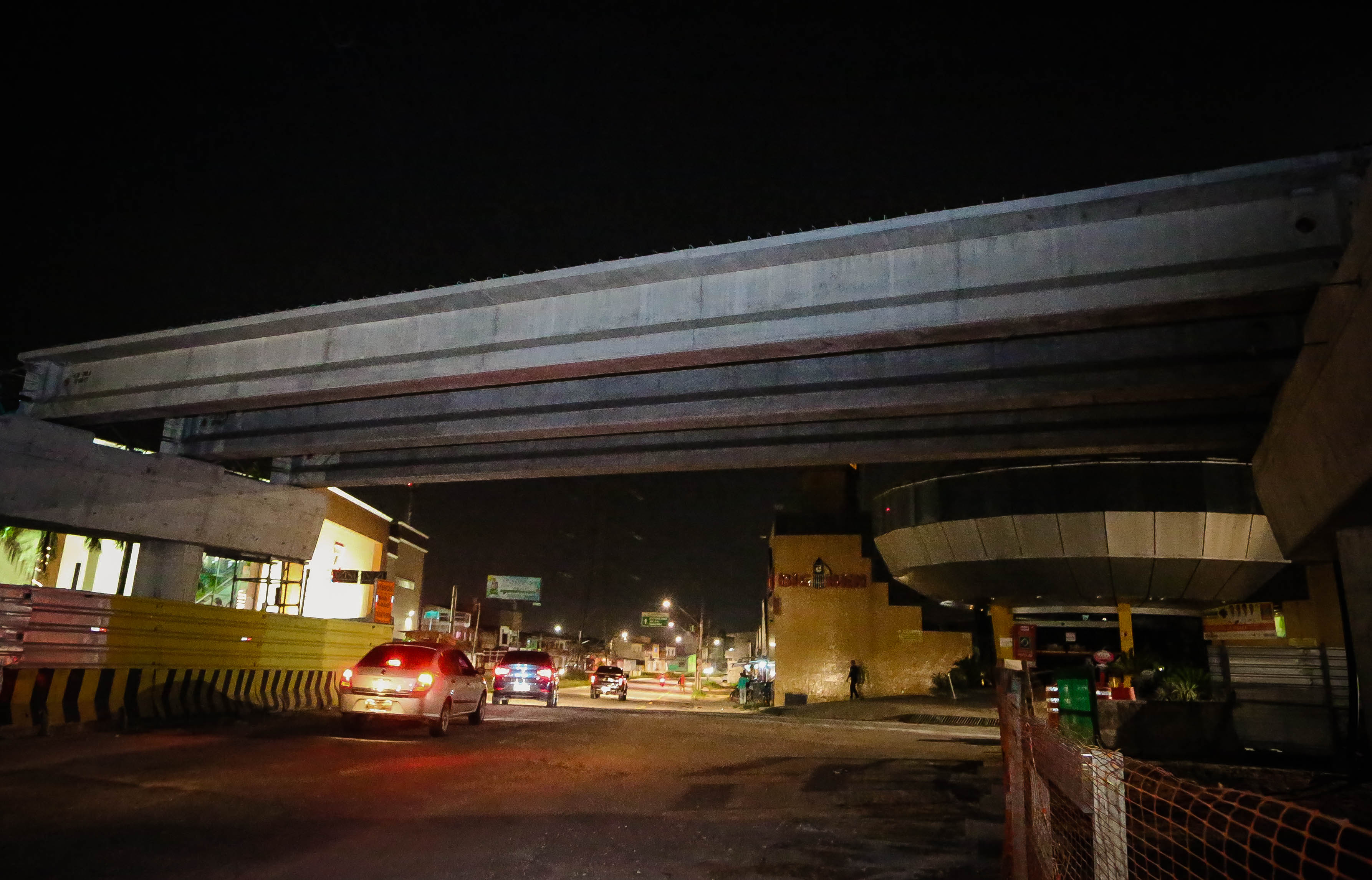 Avança serviço de instalação de vigas na obra do viaduto Independência