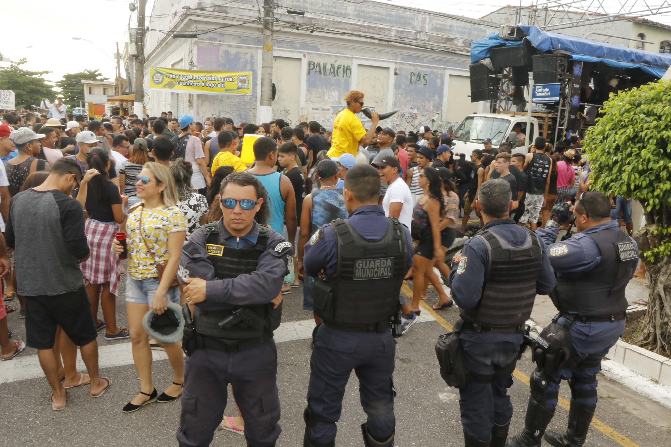 Diversão e tranquilidade marcam primeiro dia de Pré-Carnaval na Cidade Velha