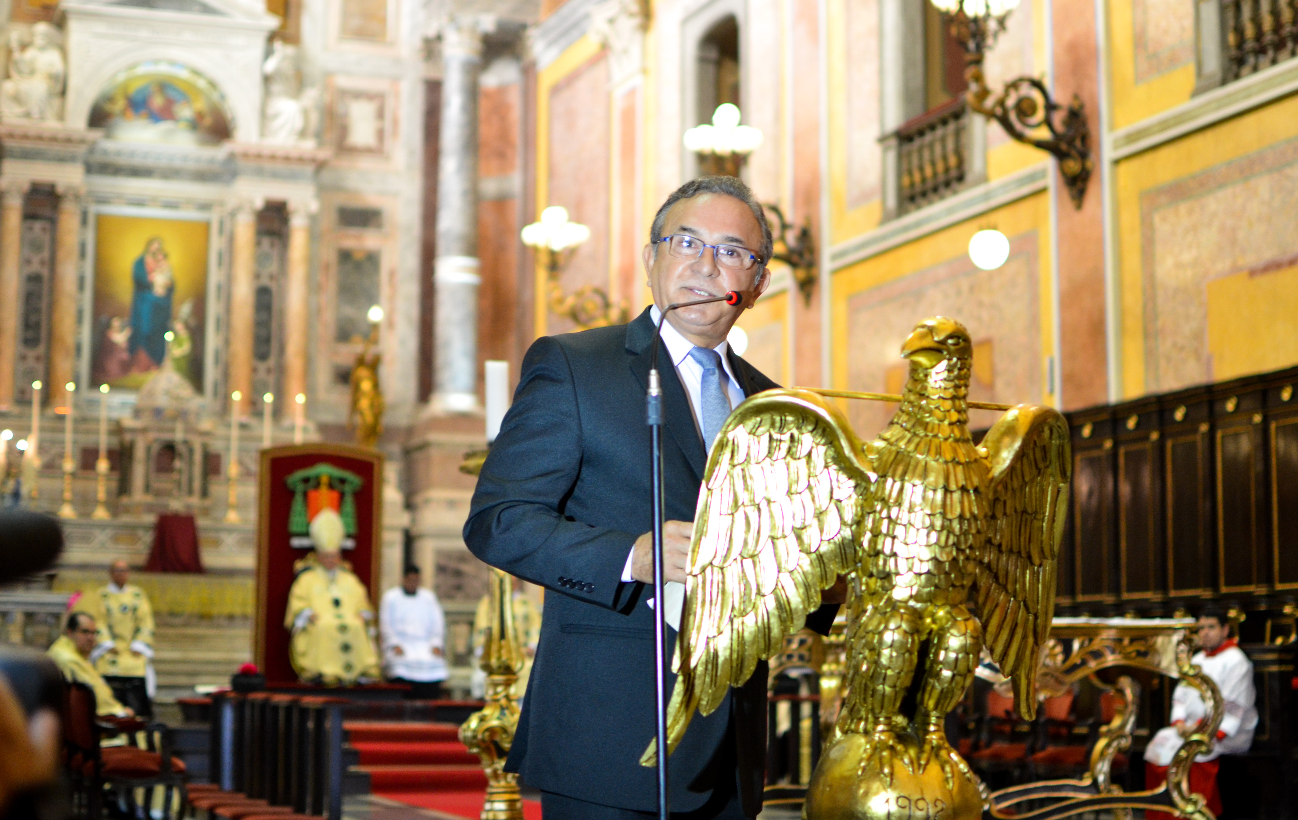 Capital faz aniversário em meio a celebrações religiosas e ganha bolo de 20 metros  