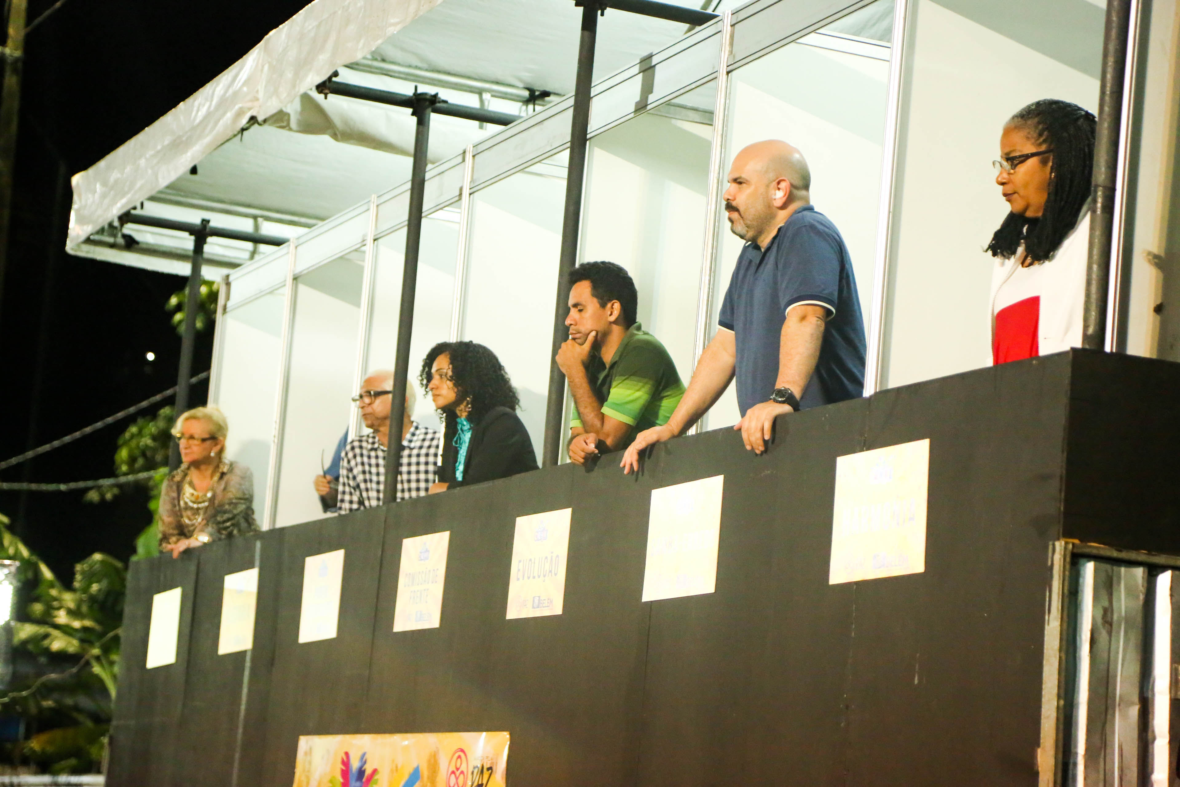 Escolas de samba do segundo grupo abrem o desfile oficial de Belém