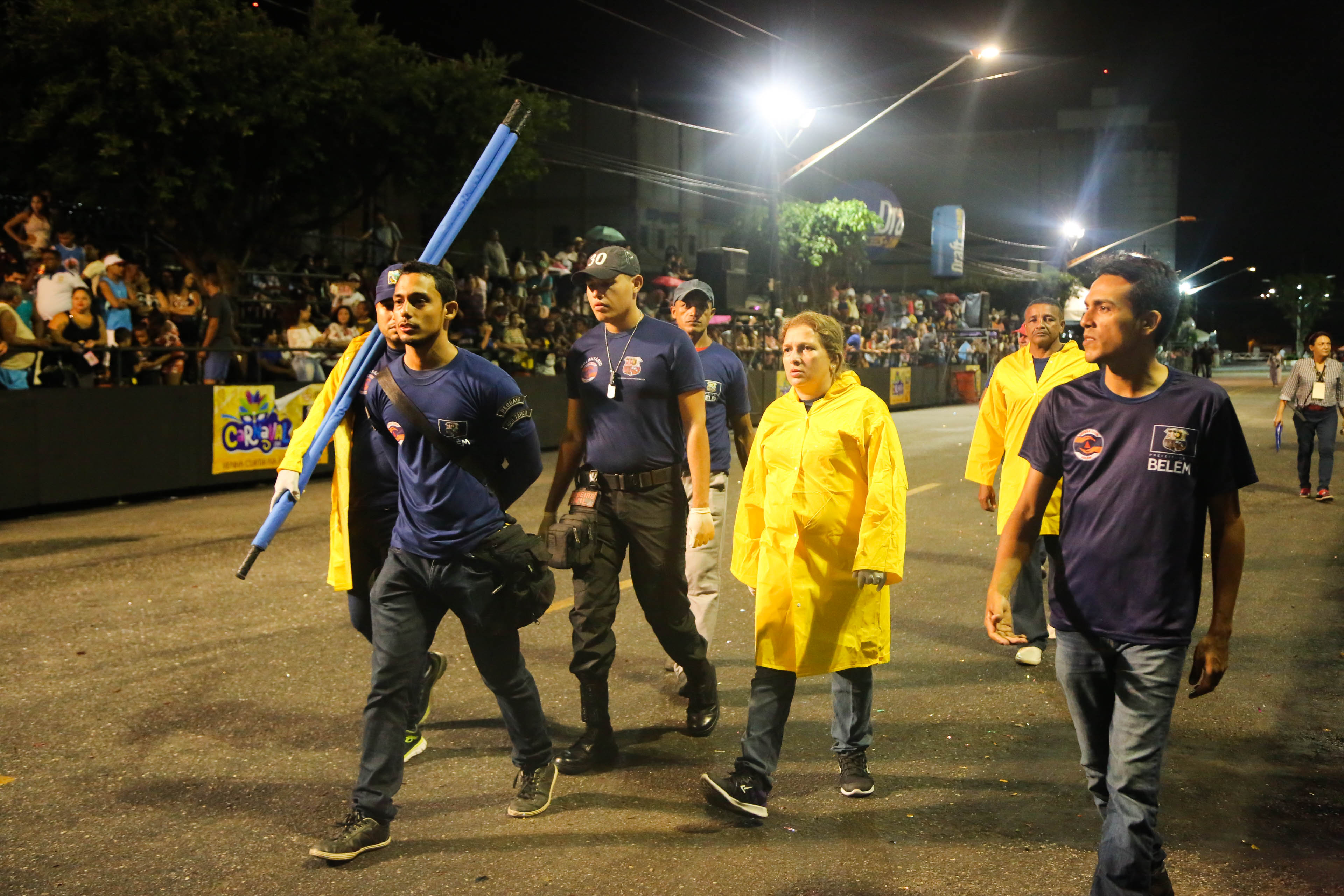Escolas de samba do segundo grupo abrem o desfile oficial de Belém
