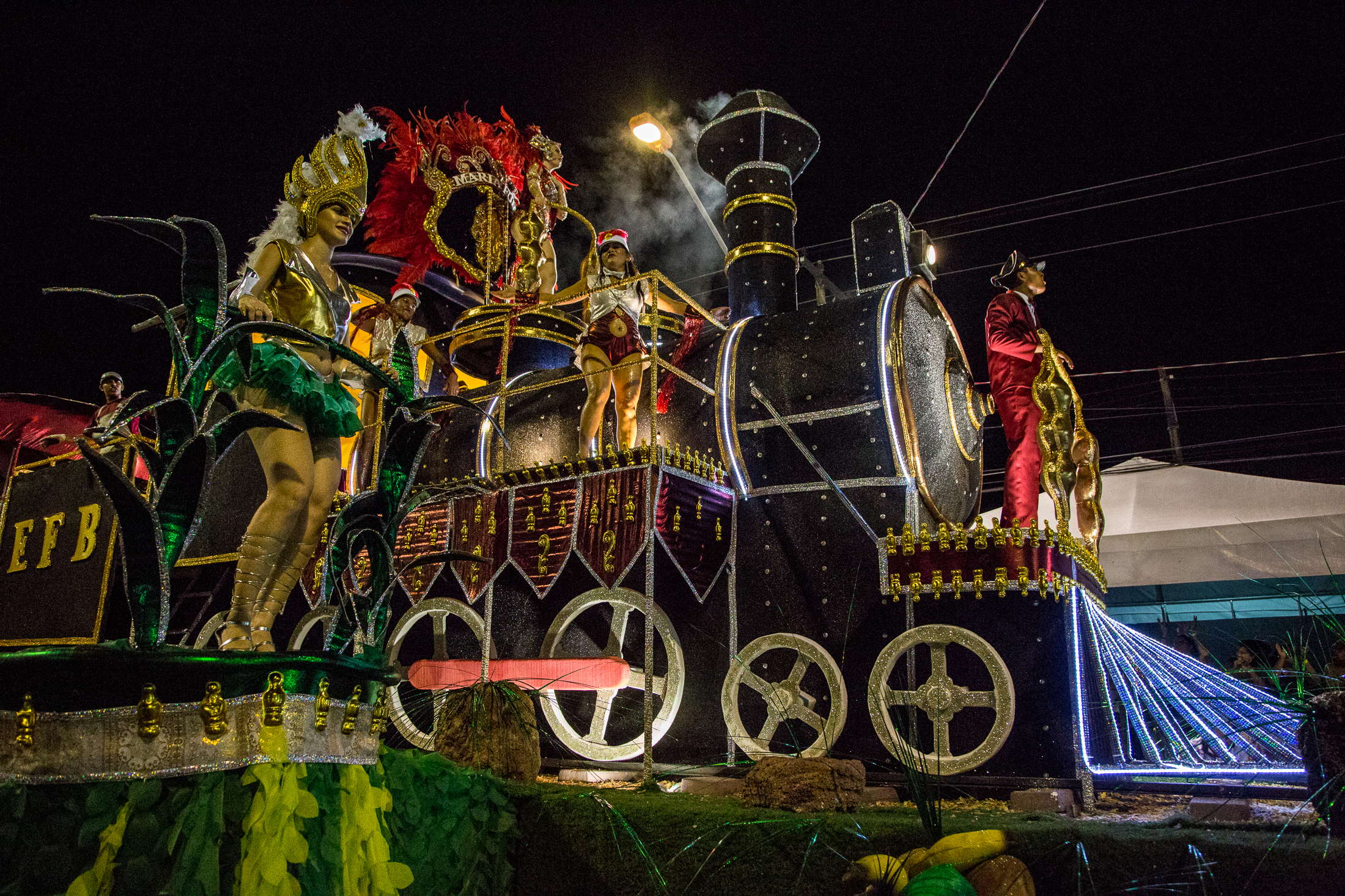 Escolas do Grupo 1 empolgam o público no desfile oficial do Carnaval 2018