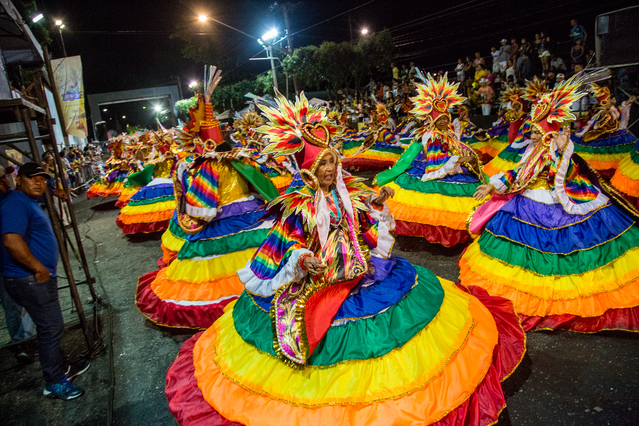 Escolas do Grupo 1 empolgam o público no desfile oficial do Carnaval 2018
