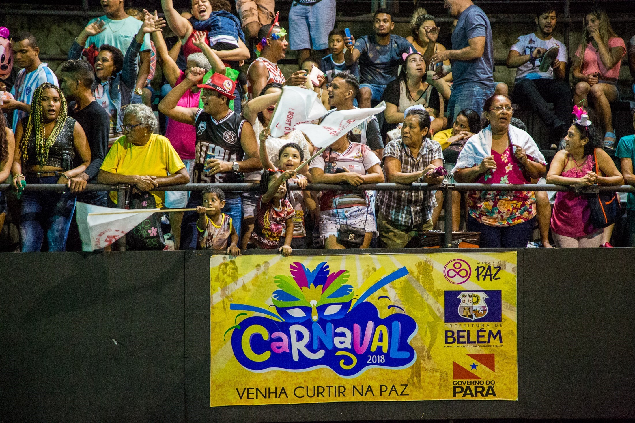 Escolas do Grupo 1 empolgam o público no desfile oficial do Carnaval 2018