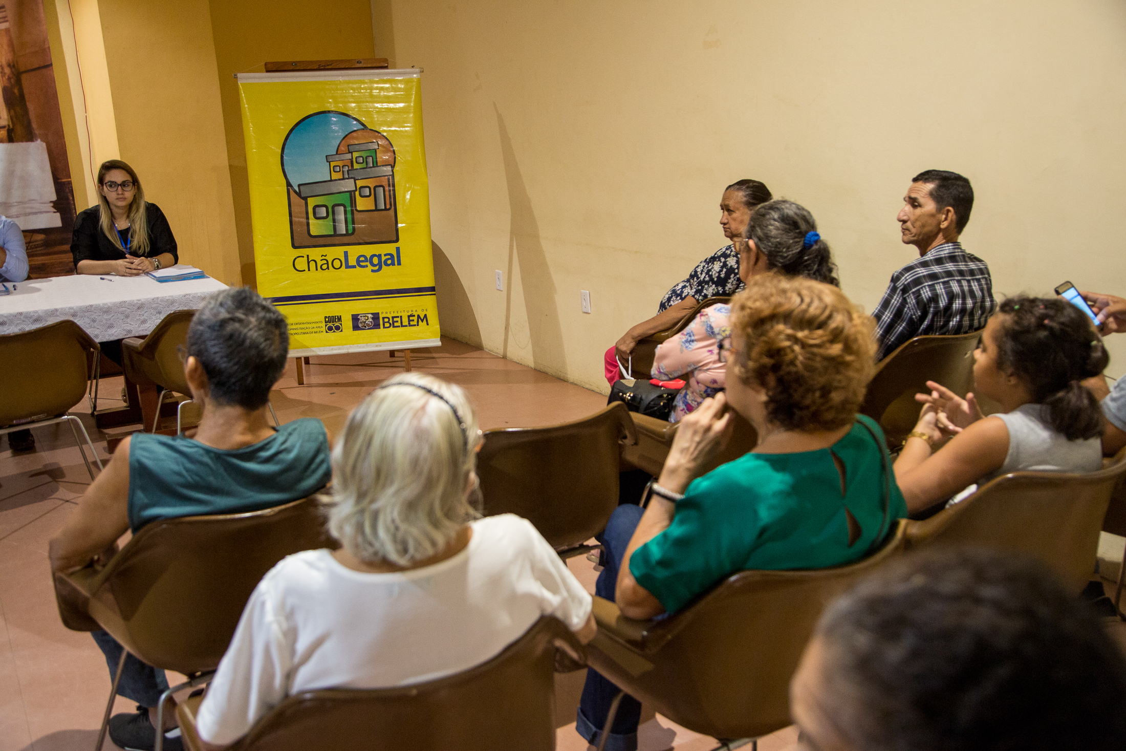 Famílias são beneficiadas com títulos de regularização fundiária pela Prefeitura