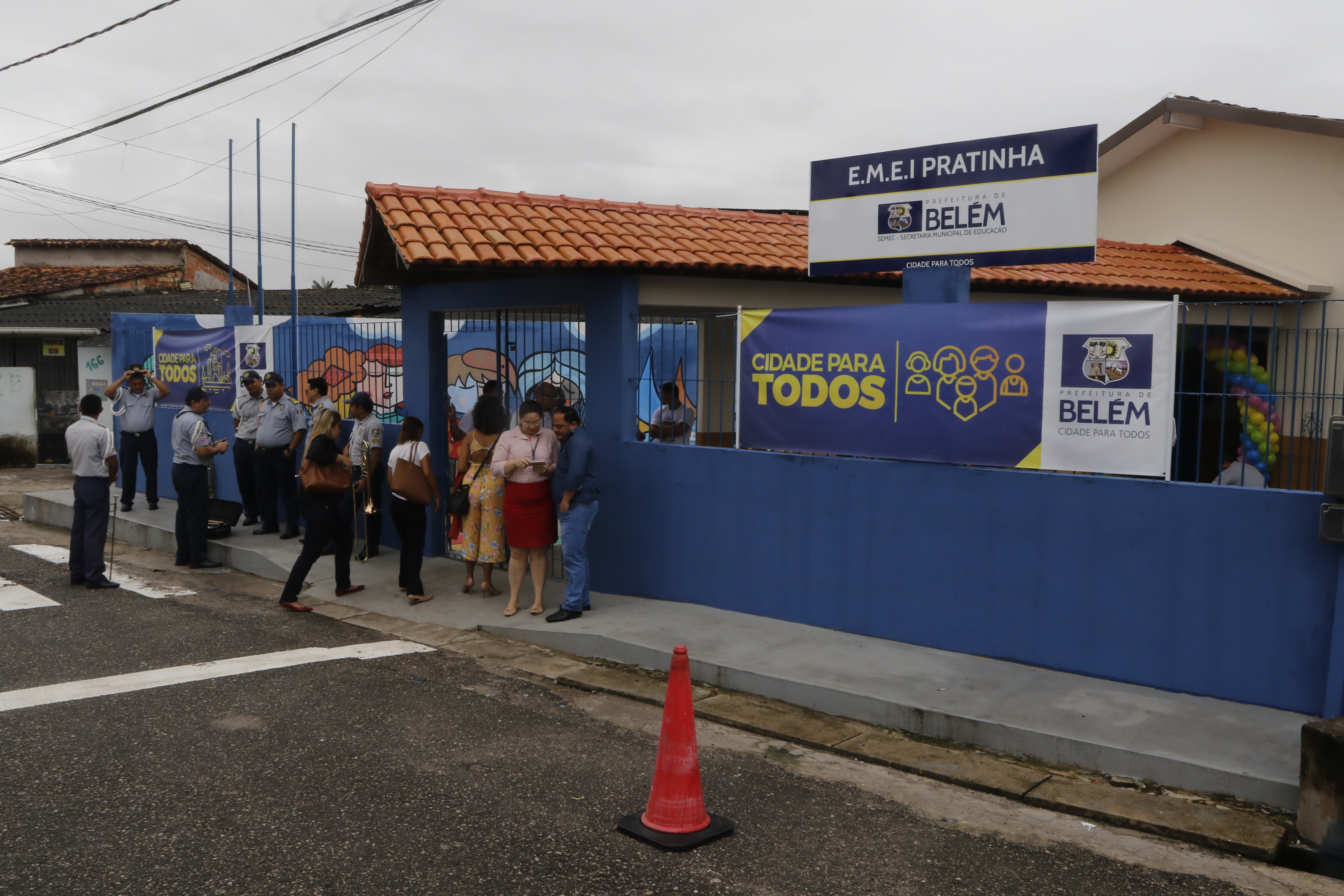 Escola da Pratinha é entregue à comunidade reformada e climatizada