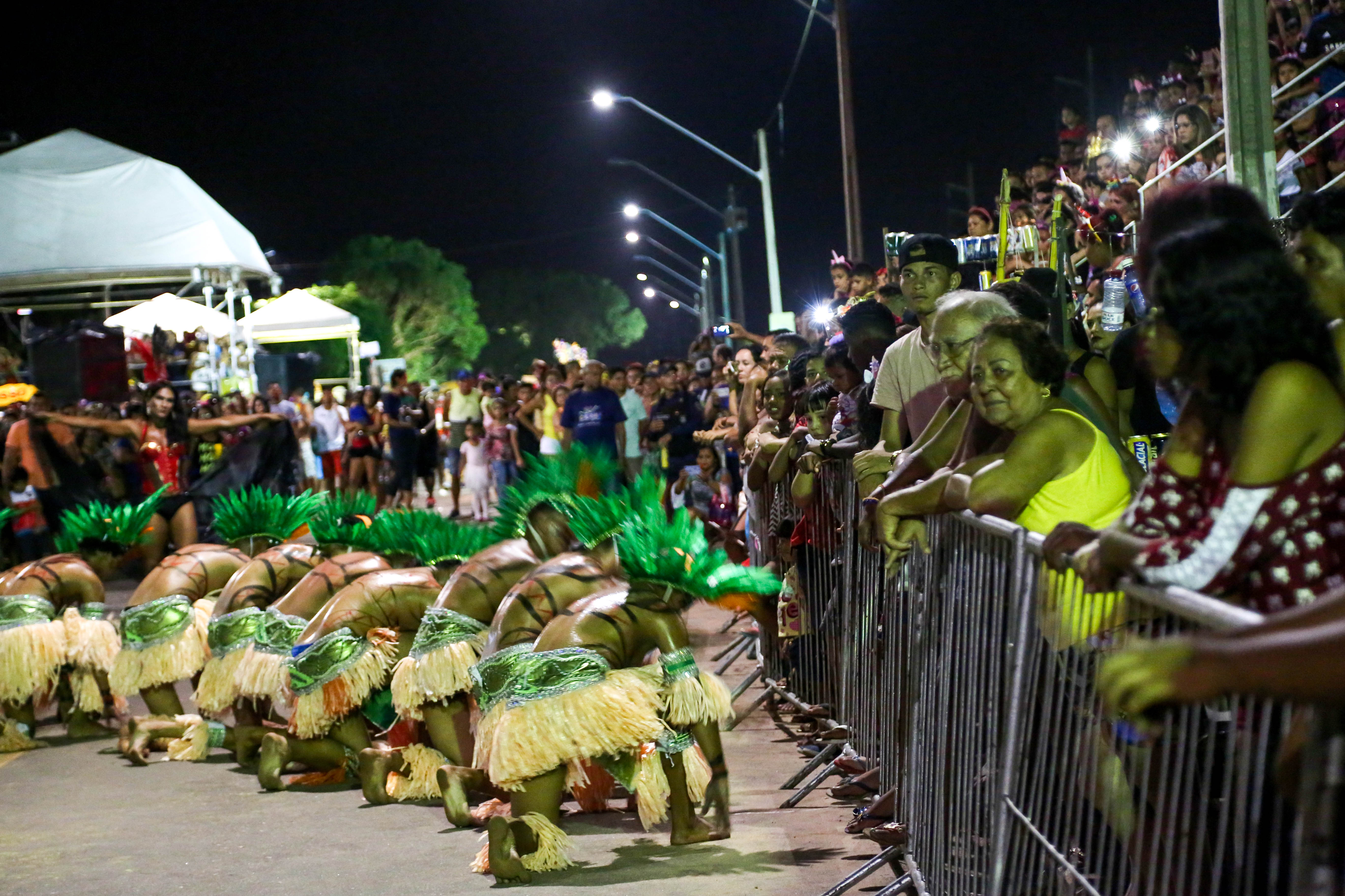 Carnaval em Mosqueiro tem animação dentro e fora da avenida