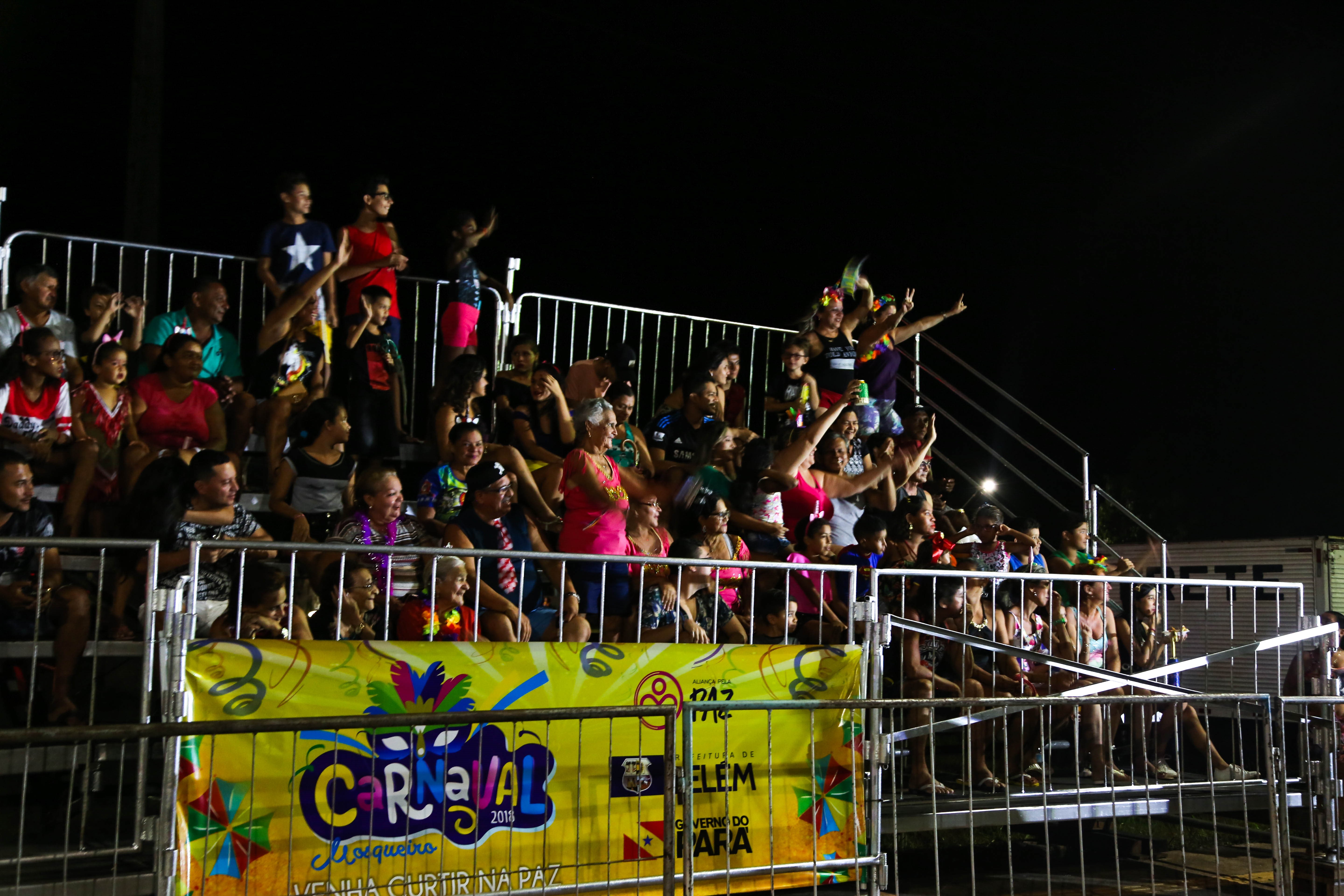 Carnaval em Mosqueiro tem animação dentro e fora da avenida