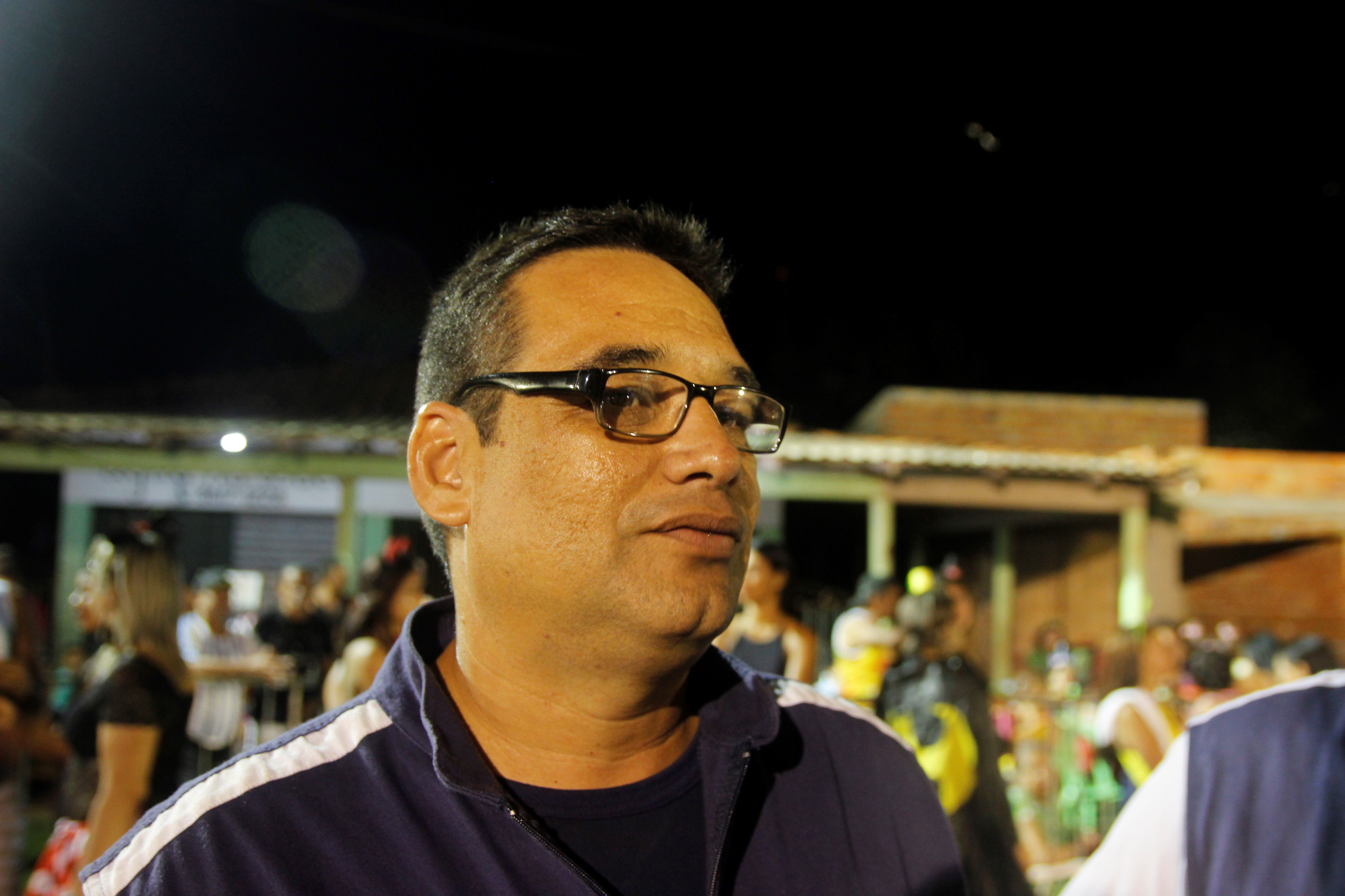 Foliões aproveitam primeira noite de Carnaval na ilha de Cotijuba