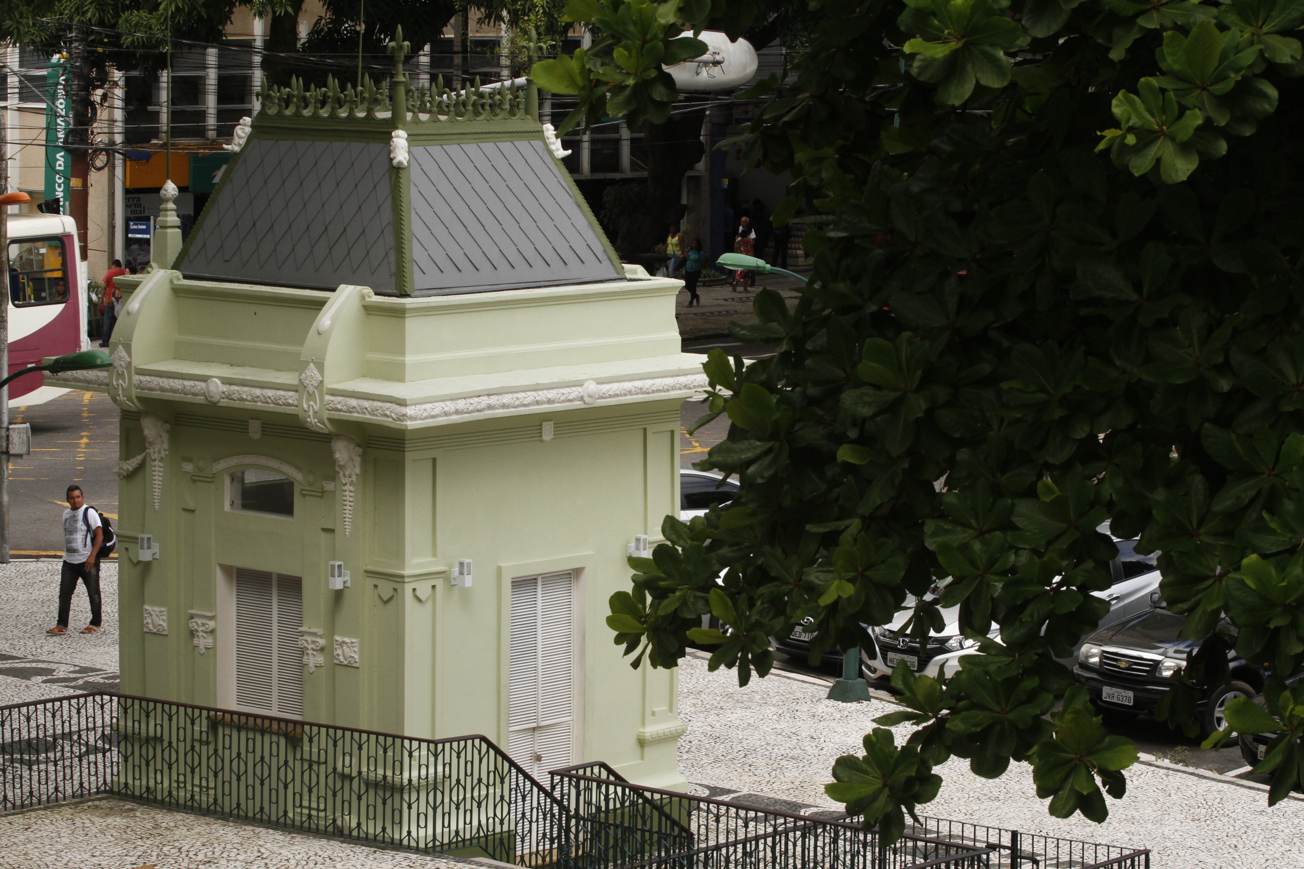 Reforma da Praça da República ressalta beleza e história do Theatro da Paz 