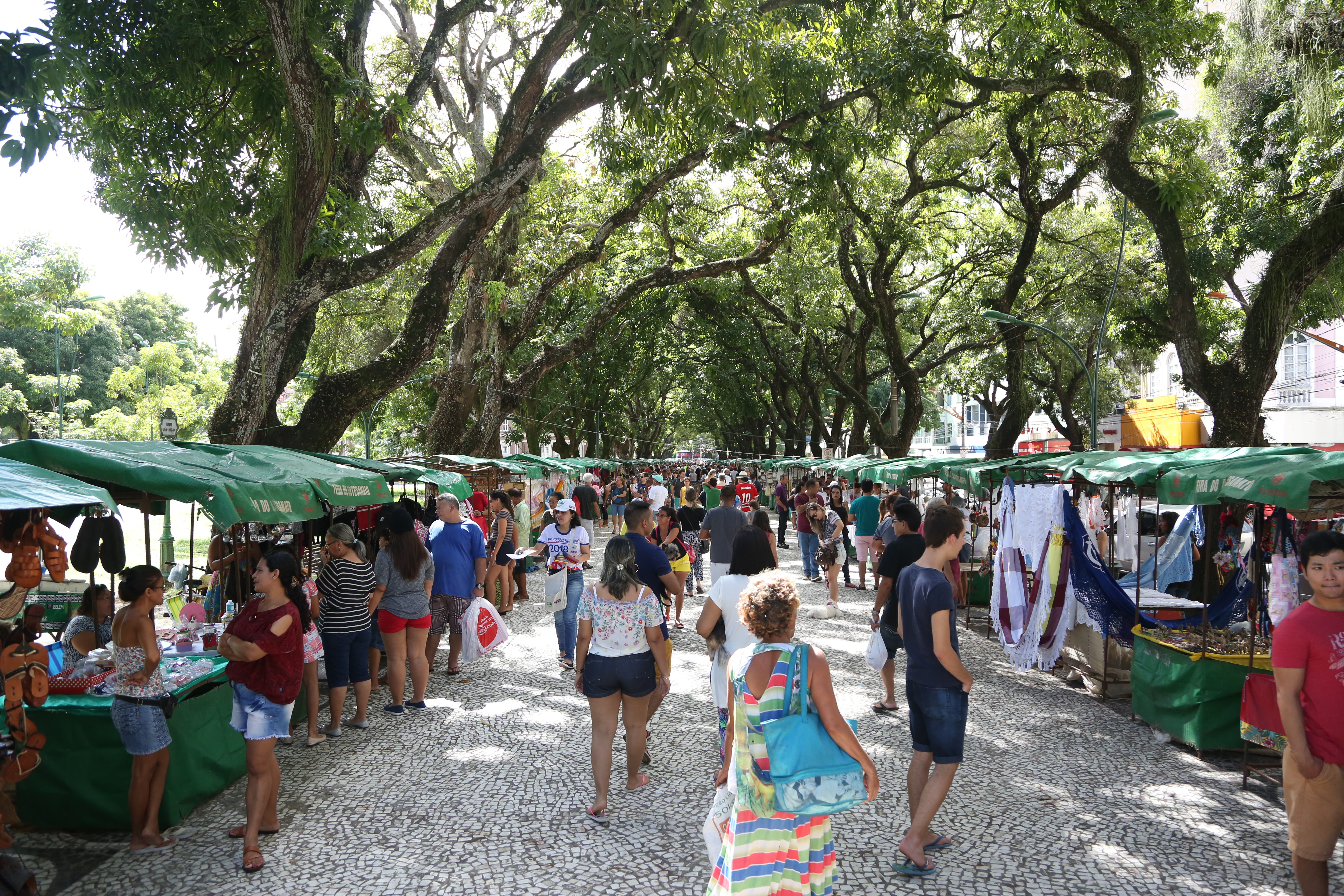Programação especial da Prefeitura oferece lazer às famílias na praça da República