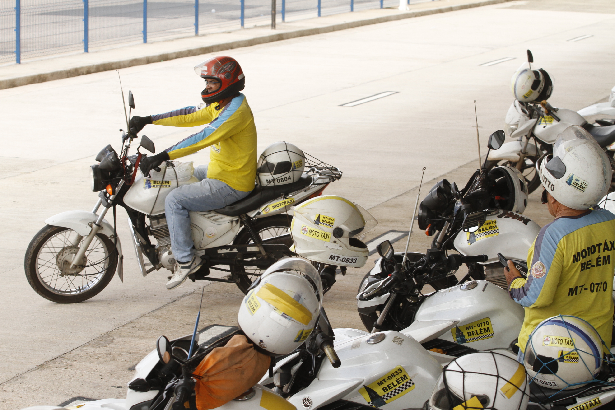 Prefeitura promove a abertura do segundo envelope da licitação do serviço de mototáxi